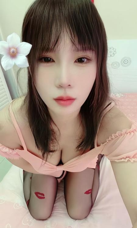 大长腿舌吻微微