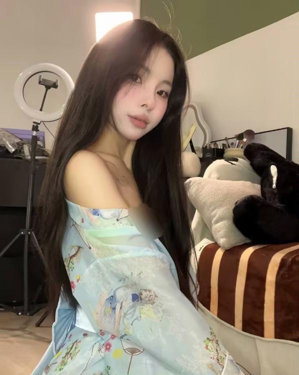 二刷风骚制服屁桃