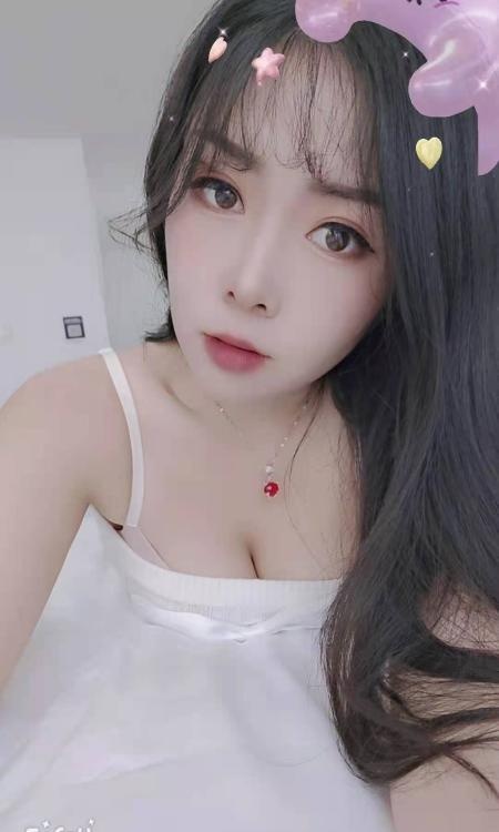 口活不错的大胸妹子