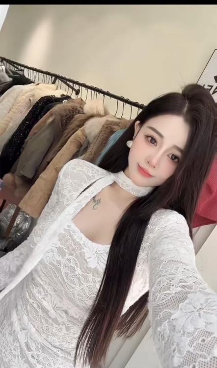 花果园钱多多小姐姐