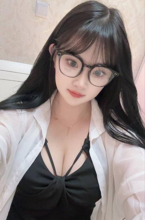 二刷童颜巨乳可可