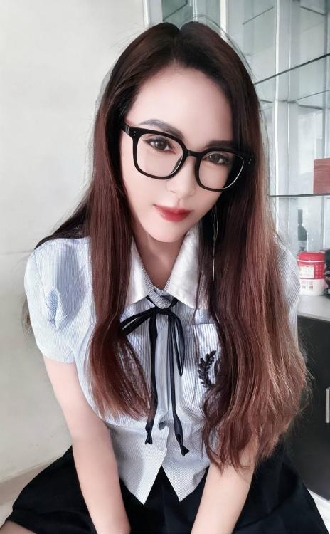 妖娆服务好风骚妹子