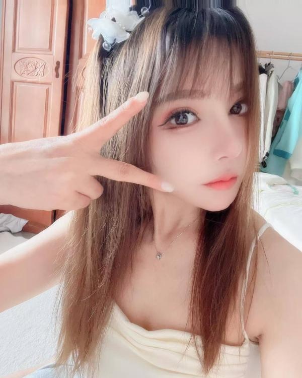 体验女友感十足小小