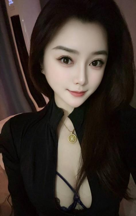 风情大胸御姐在兼职