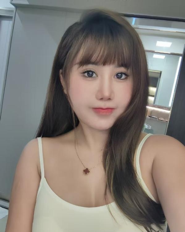 AV水床翘臀老师