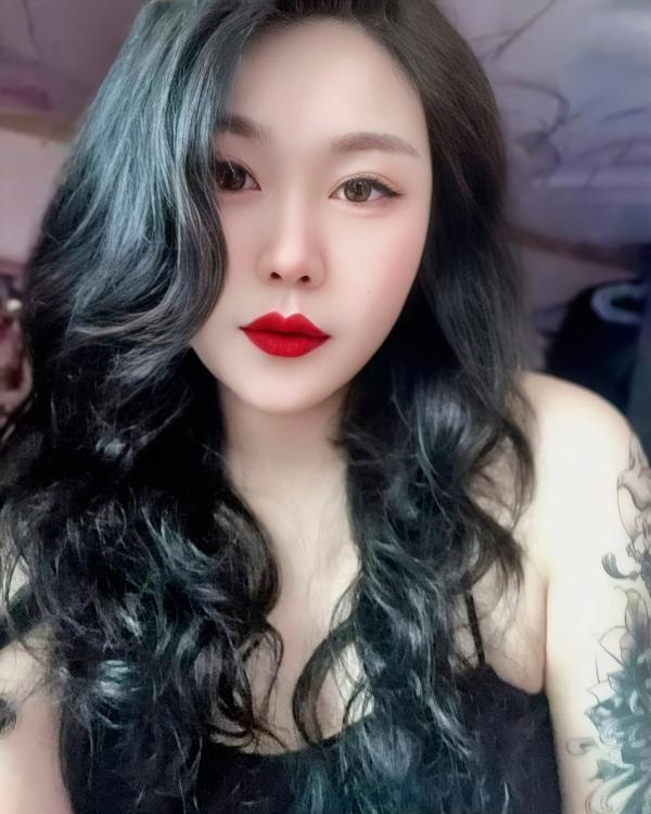 巨乳红唇性感贝贝