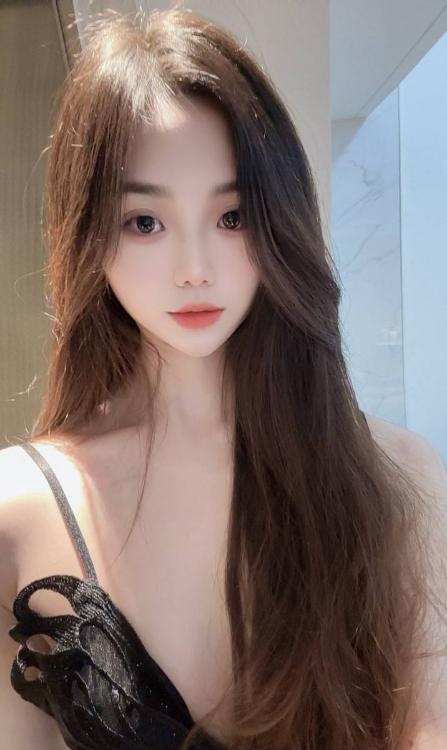 高挑大长腿模特梦舒