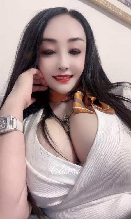 巨乳大幂幂