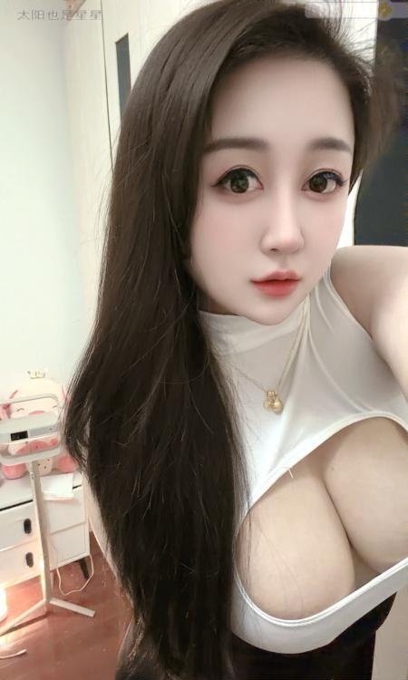 一线天大奶馒头B