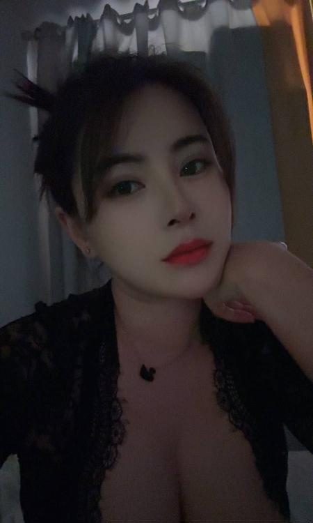圆区服务系肉感少妇