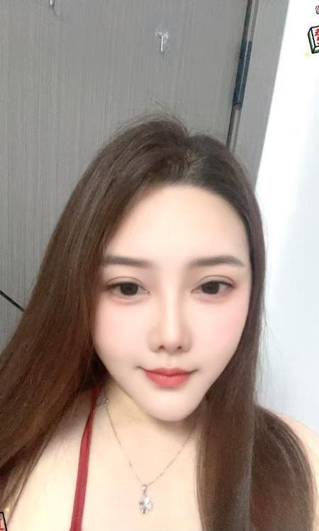 大胸服务小少妇