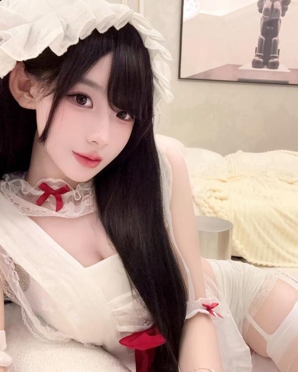 性感红唇大长腿