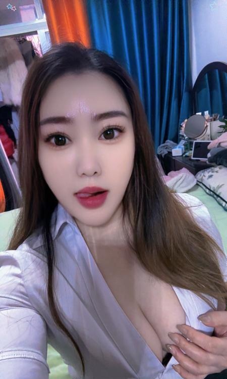 风情万种的骚姐姐