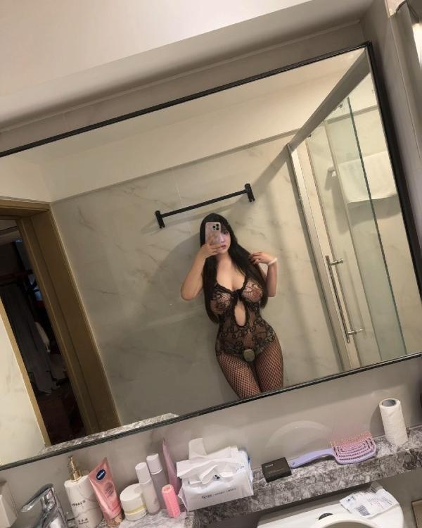 丰满大奶妹钰钰