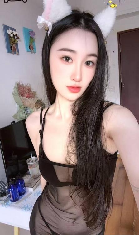 体验舌吻长腿妹子