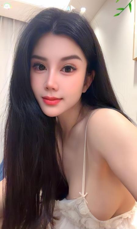 性感翘臀骚女丽娜