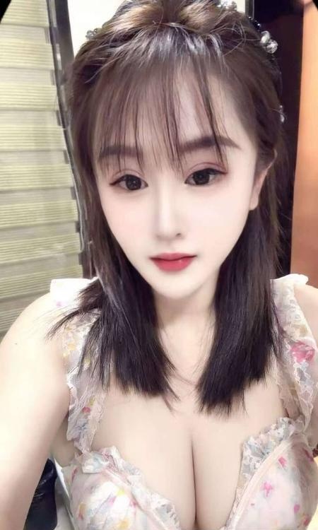 糖糖3米大胸韵味十足