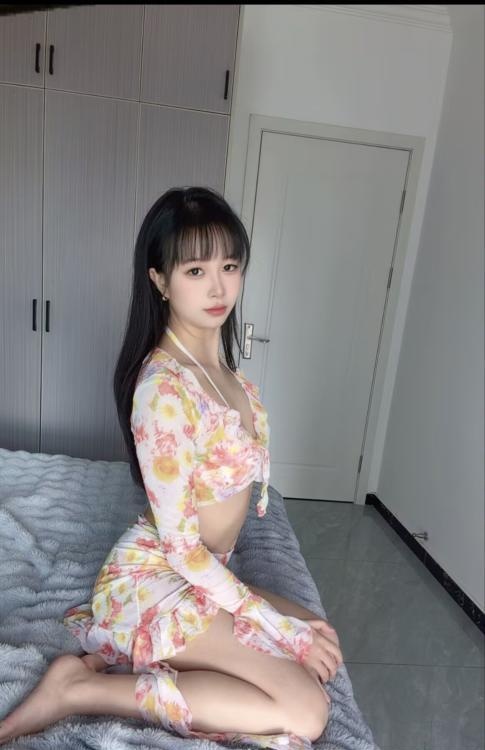 再刷上城超会吸美女